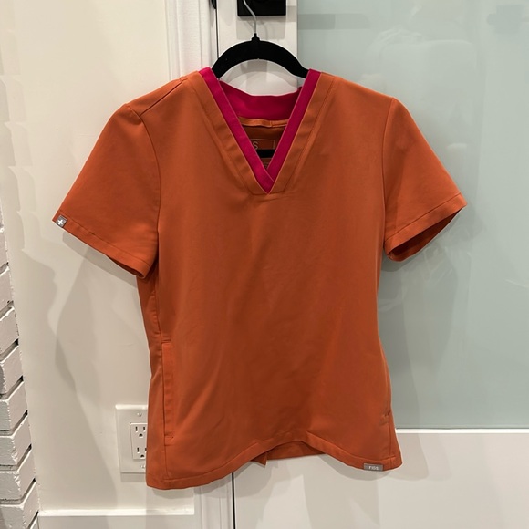 FIGS scrubs set - size XS set - color: terracotta - Picture 1 of 2